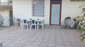 R05 Trilocale con corte privata
